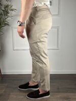 Muške casual pantalone- bež - Image 2