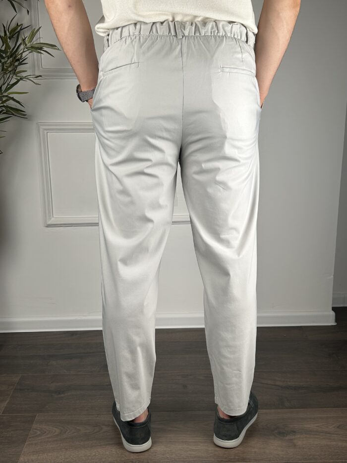 Muške sive pantalone regular - Image 4